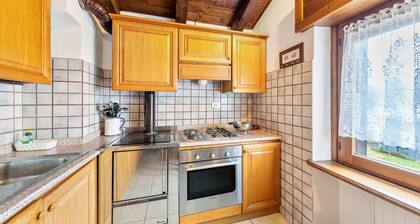 Appartement 'Appartamento Primo Piano 2' avec vue sur les montagnes, terrasse privée et Wi-Fi
