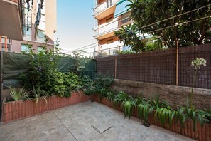 Property grounds - Apartment 'Sestri Ponente House' with Shared Garden, Wi-Fi and Air Conditioning (Genova)