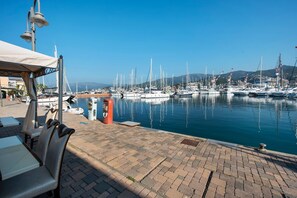 Marina - Apartment 'Sestri Ponente House' with Shared Garden, Wi-Fi and Air Conditioning (Genova)