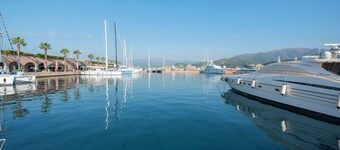Apartment 'Casa Sestri Ponente' with Shared Garden, Wi-Fi and Air Conditioning