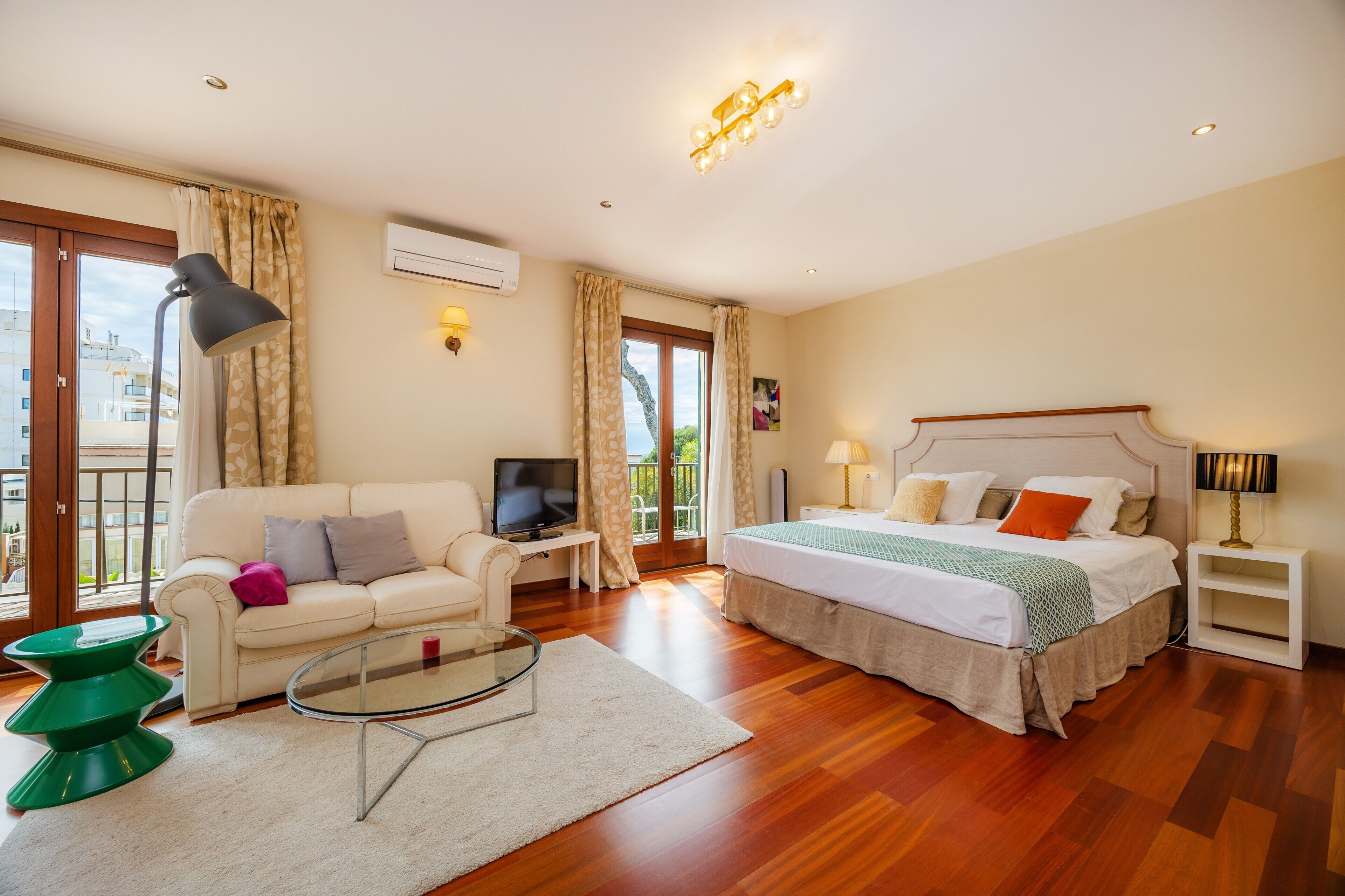 4 Schlafzimmer, Bügeleisen/Bügelbrett, kostenloses WLAN, Bettwäsche