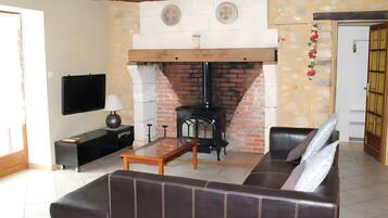 TV, fireplace, DVD player