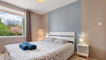 4 habitaciones, tabla de planchar con plancha y wifi gratis