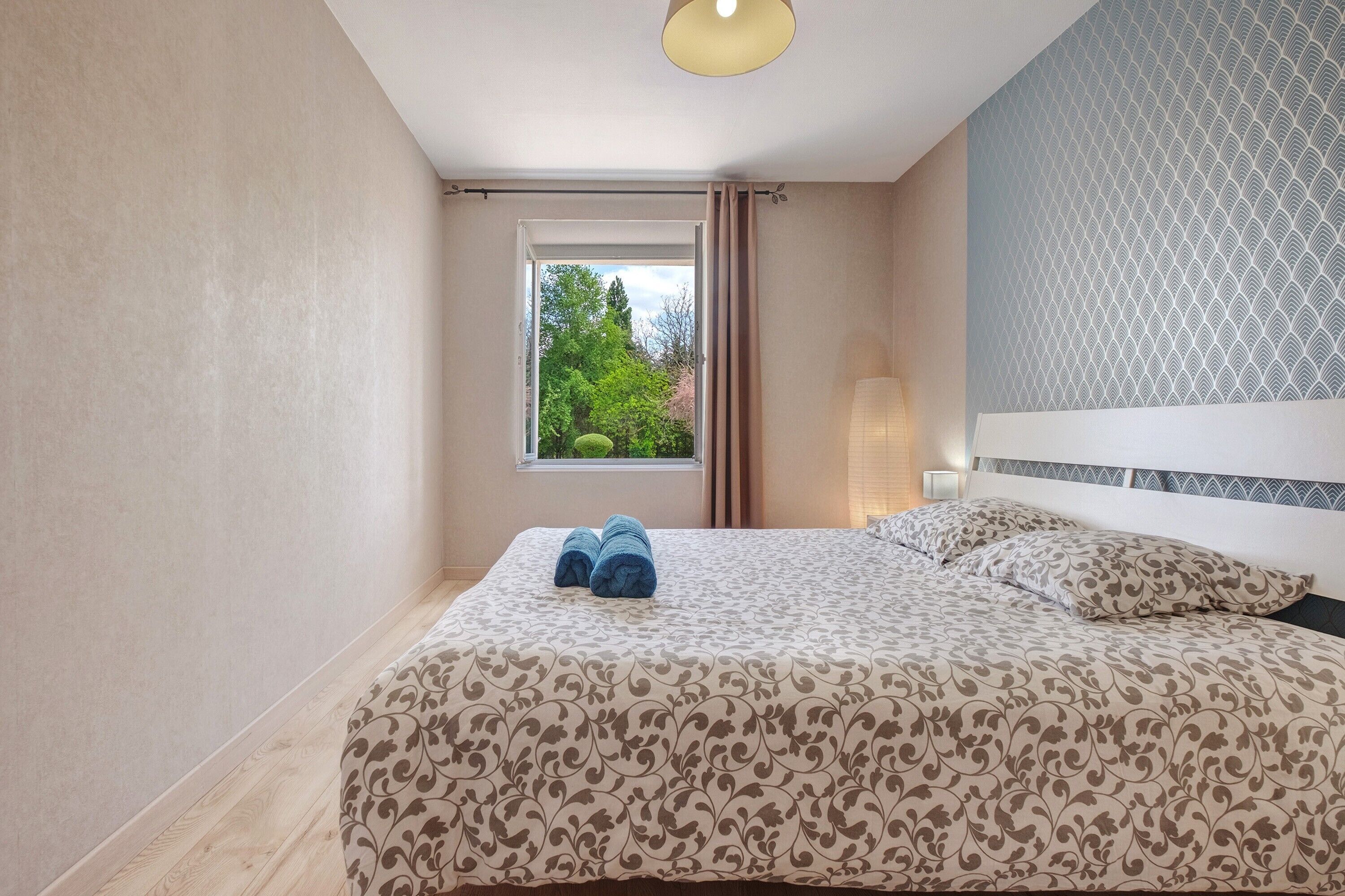 4 dormitorios, tabla de planchar con plancha, wifi gratis y ropa de cama