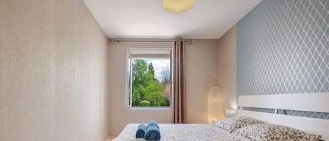 4 habitaciones, tabla de planchar con plancha y wifi gratis