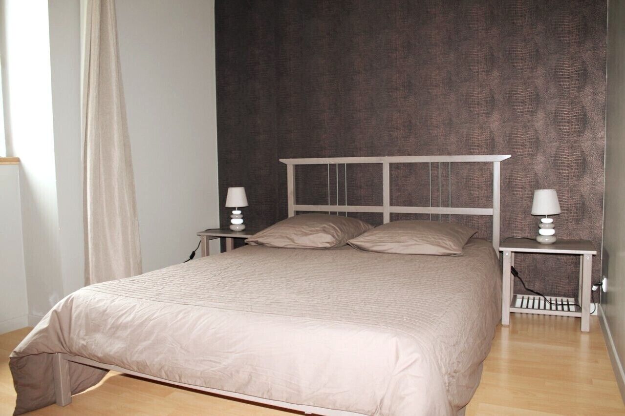 4 slaapkamers, een strijkplank/strijkijzer, gratis wifi, beddengoed