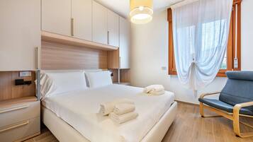 1 slaapkamer, een strijkplank/strijkijzer, gratis wifi, beddengoed