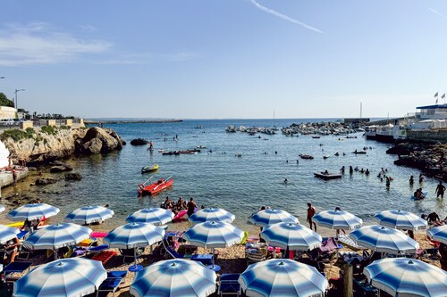 Appartamento 'Leonardò, Non Solo Mare' con Terrazza Condivisa e Aria Condizionata