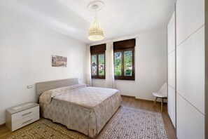 2 間睡房、熨斗/熨衫板、床單