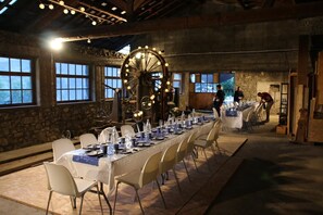 Banquet hall
