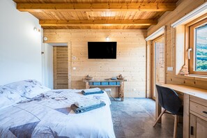 4 bedrooms, free WiFi, bed sheets