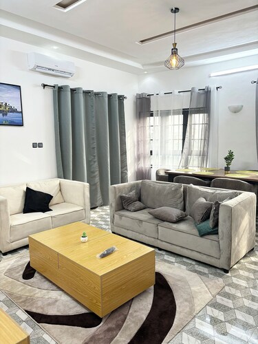 Appartement de 3 pièces cosy avec un balcon à 10 minutes de Super U Erevan