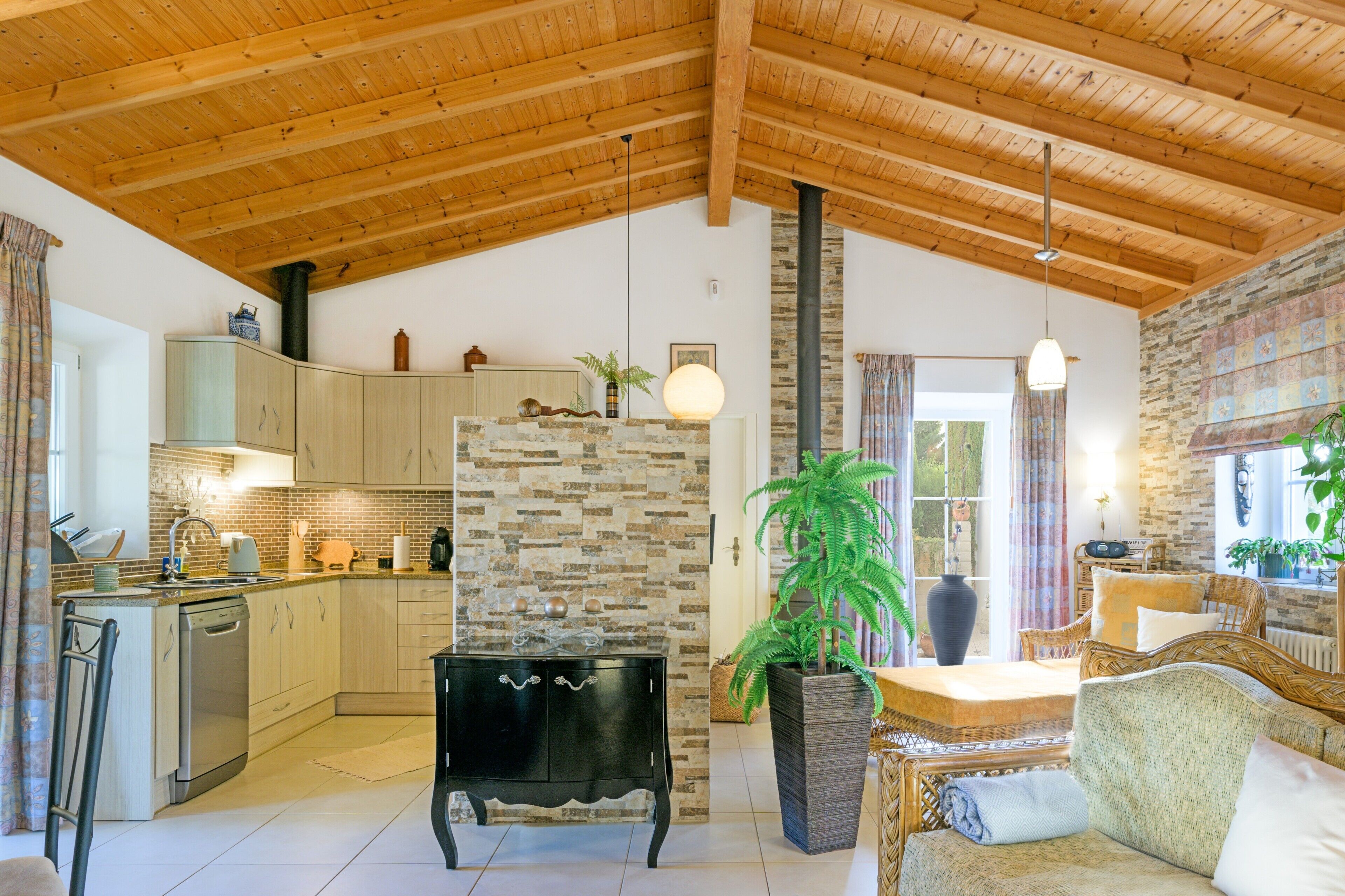 TV, fireplace, stereo