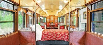 Seclusion, Tram, Native Bush, Wineries, Beaches, Melbourne Icon, Village nearby