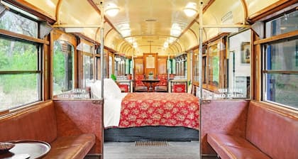 Seclusion, Tram, Native Bush, Wineries, Beaches, Melbourne Icon, Village nearby