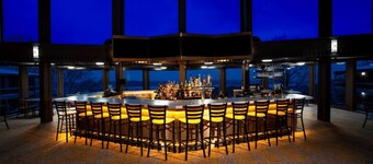 Cozy studio condo w fridge keurig microwave AC WiFi in Fab Shanty Creek Resort!