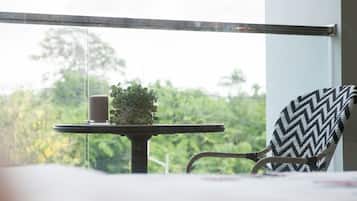 ํ
๋ผ์ค/ํํฐ์ค