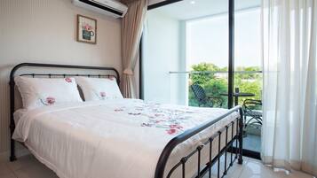 1 ๊ฐ์ ์นจ์ค, ๋ฌด๋ฃ WiFi