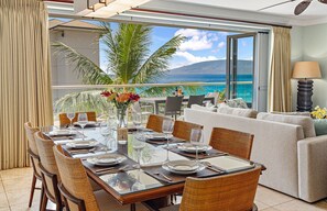 Dining - Maui Resort Rentals: Honua Kai - 6 Total Bedrooms with Over 3800 Combined Sq Ft and Stunning Premier Ocean Views! (Lahaina)