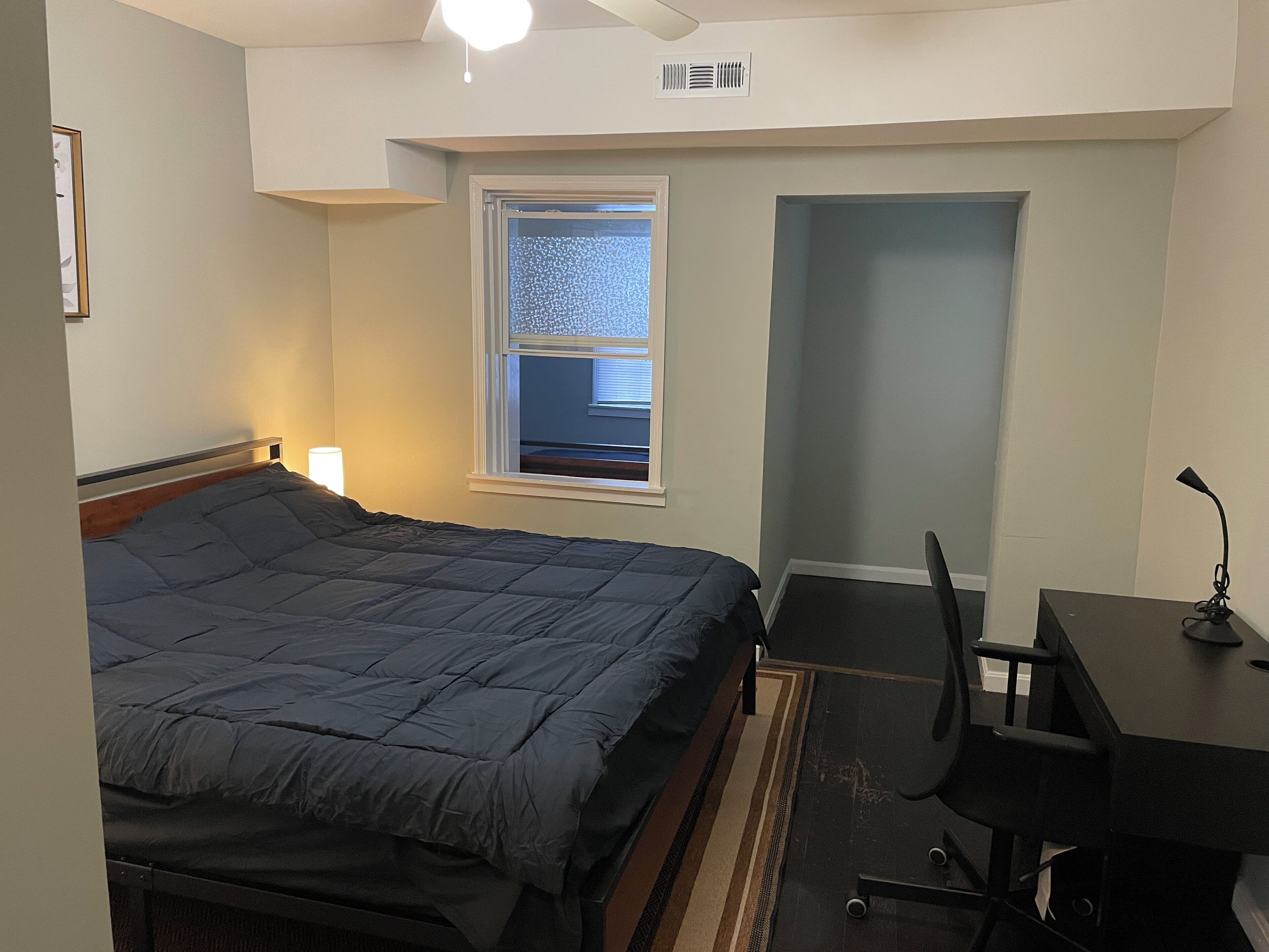 Entire Unit , 5 guests 2 bedrooms 3 beds 1 bath