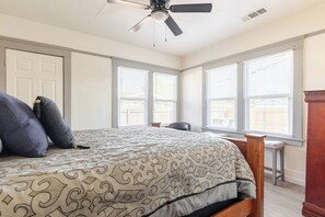 2 soverom, strykejern/-brett, wi-fi og sengetøy