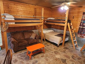 2 camere, una scrivania, ferro/asse da stiro, Wi-Fi