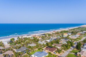 Beach nearby - Sandcastle Harbor Pool & FirePit (Port Orange)