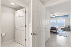 4 habitaciones, escritorio, tabla de planchar con plancha y wifi gratis 