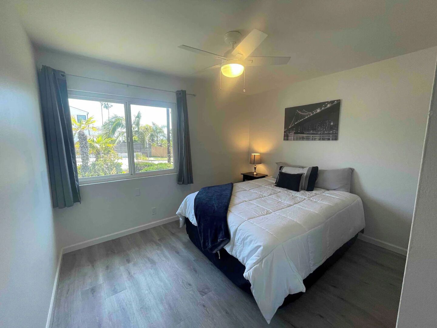 3 makuuhuonetta, työpöytä, silitysrauta/-lauta, ilmainen Wi-Fi