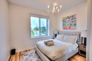 3 bedrooms, desk, iron/ironing board, WiFi
