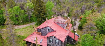 Sand Cove House - privacy, space and natural beauty