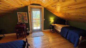 6 bedrooms, desk, free WiFi, bed sheets