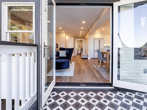 [JUST RENOVATED] 2bd with storage luxury remodel nested in quiet Noe Valley