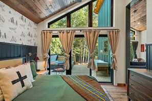 1 bedroom, free WiFi, bed sheets - Cabin Retreat w/ Sauna, Hot Tub, Fire Pits & Golf! (Bloomington Springs)