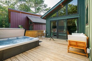 Terrace/patio - Cozy Cabin w/ Hot Tub, Sauna, Pickleball & Plunge! (Bloomington Springs)
