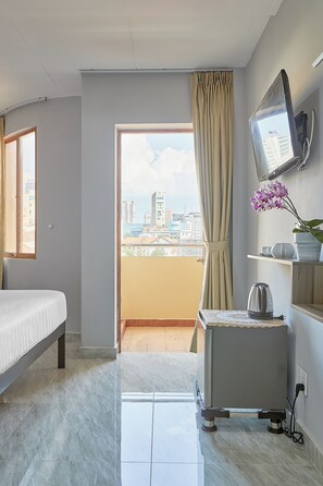Triple Room | Desk, laptop workspace, free WiFi - Song Anh Hotel (Ho Chi Minh City)