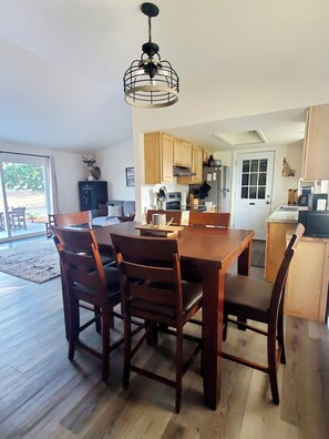 Dining - High Desert Haven - A Beautiful 3 Bedroom Home with Optional RV Hookup! (Challis)