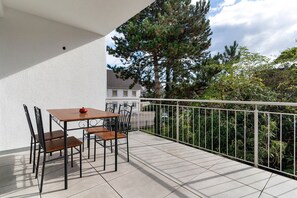 Outdoor dining - Apartment '2' with Balcony and Wi-Fi (Kappel-Grafenhausen)