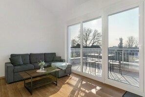 TV - Apartment '4' with Balcony and Wi-Fi (Kappel-Grafenhausen)