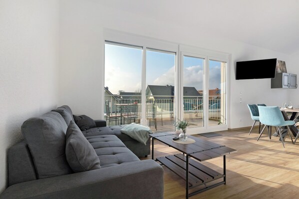 TV - Apartment '4' with Balcony and Wi-Fi (Kappel-Grafenhausen)