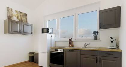 Apartment '4' with Balcony and Wi-Fi