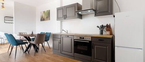Fridge, microwave, oven, stovetop