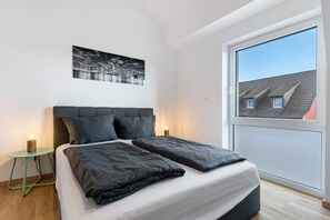 3 bedrooms, free WiFi, bed sheets, wheelchair access