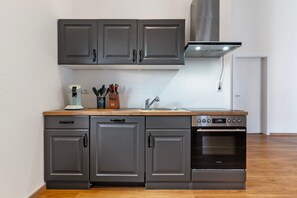 Fridge, microwave, oven, stovetop - Apartment '7' with Balcony and Wi-Fi (Kappel-Grafenhausen)