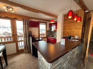 Micro-ondes, four, plaque de cuisson, lave-vaisselle