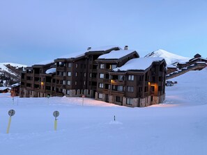 Exterior - Ski-in/ski-out apartment. Belle Plagne. Sunstone. parking included. (BELLE PLAGNE)