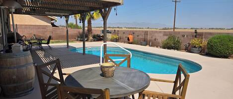 屋外ダイニングエリア