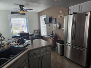 Mikrowelle, Ofen, Herdplatte, Geschirrspüler