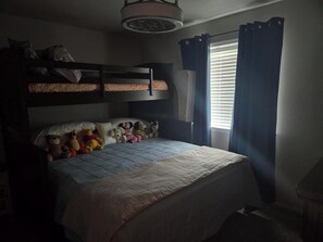 2 bedrooms, WiFi, bed sheets