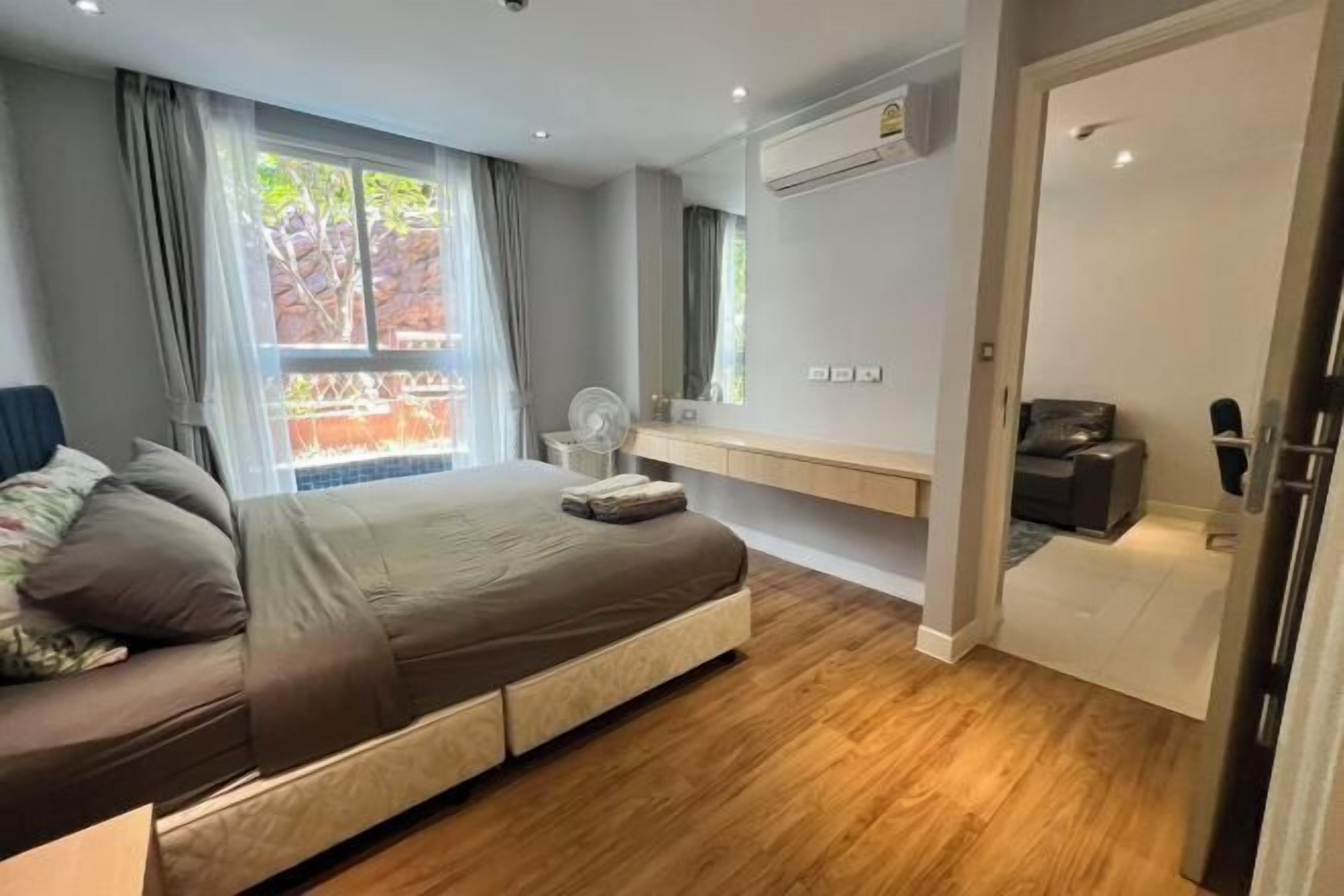 In-room safe, desk, laptop workspace, blackout drapes